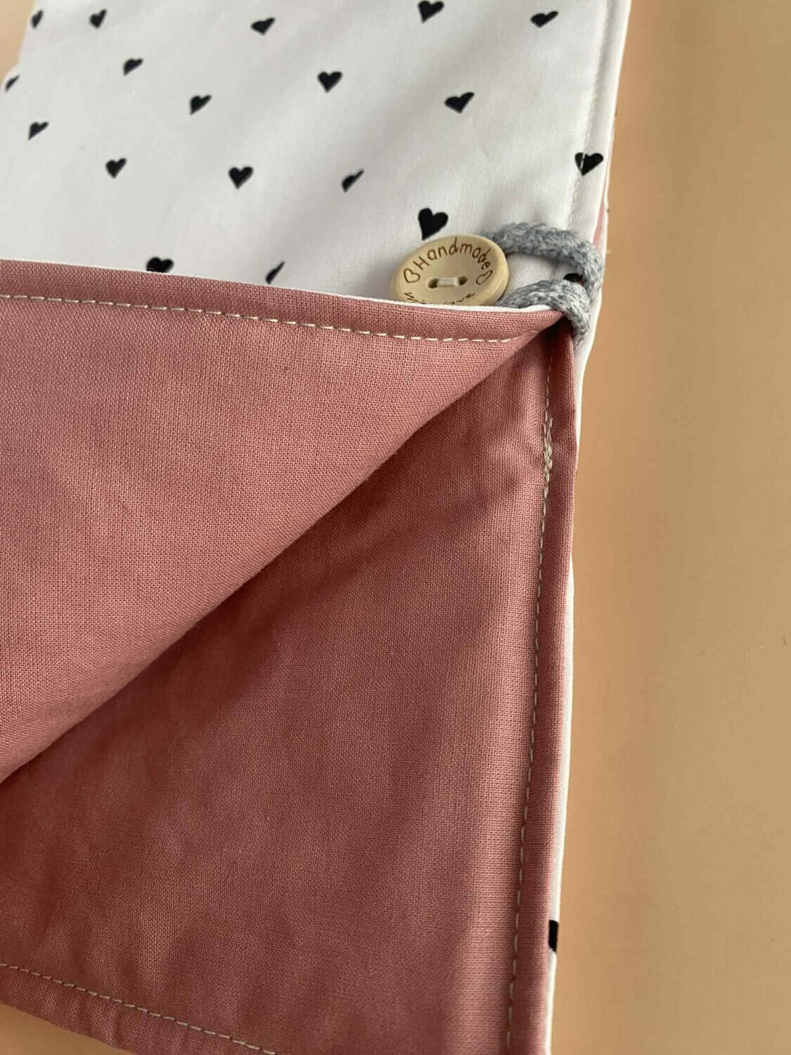 Θήκη Βιβλιαρίου Υγείας Hearts